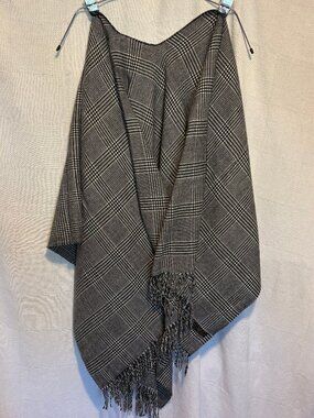 Tie Rack Glen Plaid Fringe Poncho Cape Wrap – Black & White, NWOT